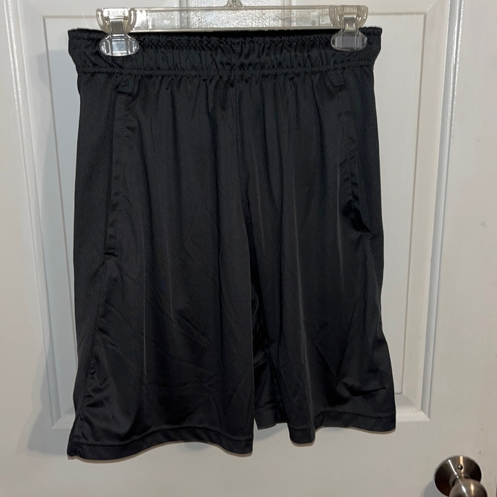 GREY NIKE SHORTS